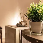 Le Dimore Di Mariuccia Relax & بيت ضيافة Monte SantʼAngelo