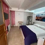 Le Dimore Di Mariuccia Relax & بيت ضيافة Monte SantʼAngelo