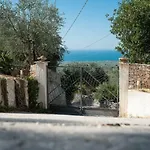 Le Dimore Di Mariuccia Relax & بيت ضيافة Monte SantʼAngelo