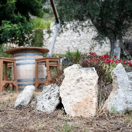 Le Dimore Di Mariuccia Relax & بيت ضيافة Monte SantʼAngelo